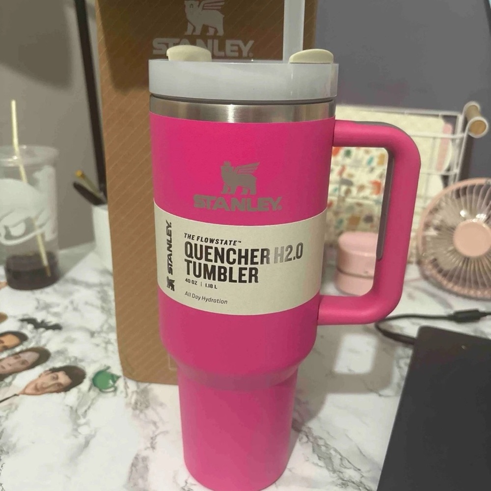 Pink Stanley Quencher H2.0 Tumbler with Handle